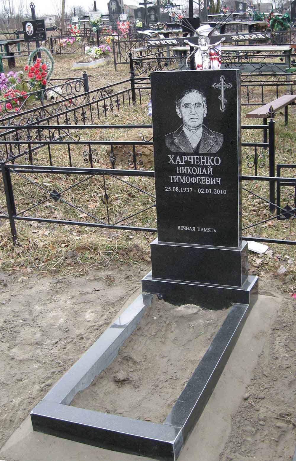 Гранитные памятники Фастов на одного